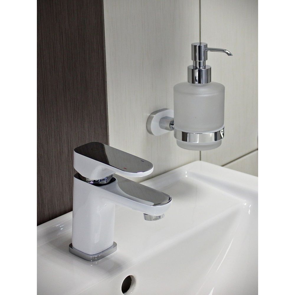 Купить Дозатор Rav Slezak Yukon YUA0303CB хром, белый в Москве с доставкой Дозатор Rav Slezak Yukon YUA0303CB хром, белый