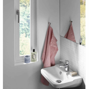 Смеситель для раковины Hansgrohe Novus Loop 70 71080000