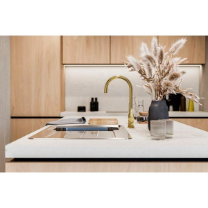 Купить Смеситель для кухни Alveus Slim 1134833 золото в Москве с доставкой Смеситель для кухни Alveus Slim 1134833 золото