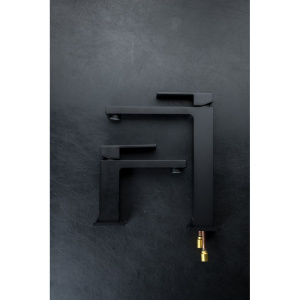 Смеситель для раковины Boheme Qubic 471-B matt black