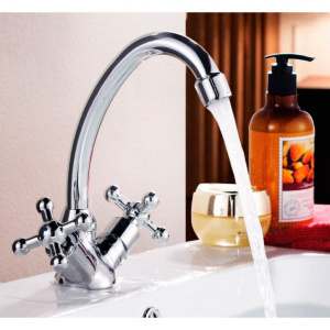 Смеситель для раковины Rossinka G G02-62