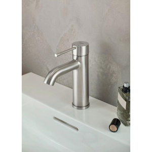 Купить Смеситель для раковины Grohe Essence New 23590001 в Москве с доставкой Смеситель для раковины Grohe Essence New 23590001
