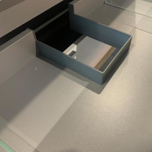 Купить Тумба с раковиной Jacob Delafon Vivienne 100 белая блестящая, серый матовый, раковина белая в Москве с доставкой Тумба с раковиной Jacob Delafon Vivienne 100 белая блестящая, серый матовый, раковина белая