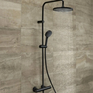 Купить Душевая стойка Hansgrohe Vernis Blend 26426670 черный в Москве с доставкой Душевая стойка Hansgrohe Vernis Blend 26426670 черный