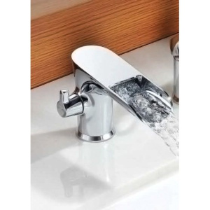 Смеситель на борт ванны Lemark Atlantiss LM3245C